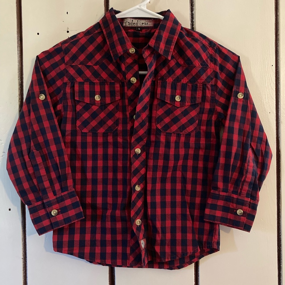 Bundle of 2 Small Dress Shirts